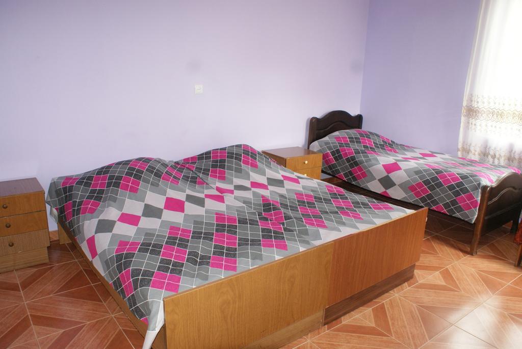 Merabi And Neli Guest House Makhinjauri Bilik gambar
