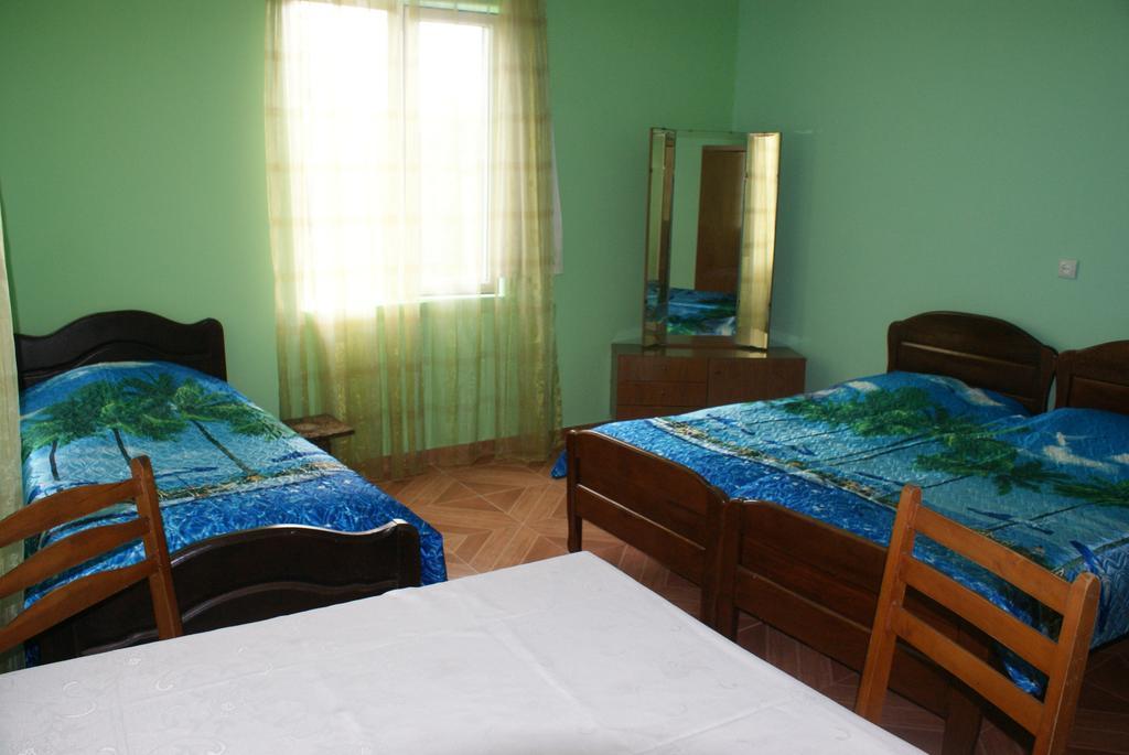Merabi And Neli Guest House Makhinjauri Bilik gambar