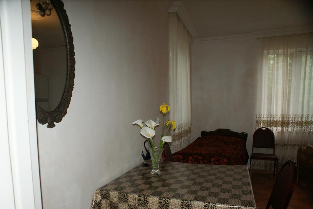 Merabi And Neli Guest House Makhinjauri Luaran gambar